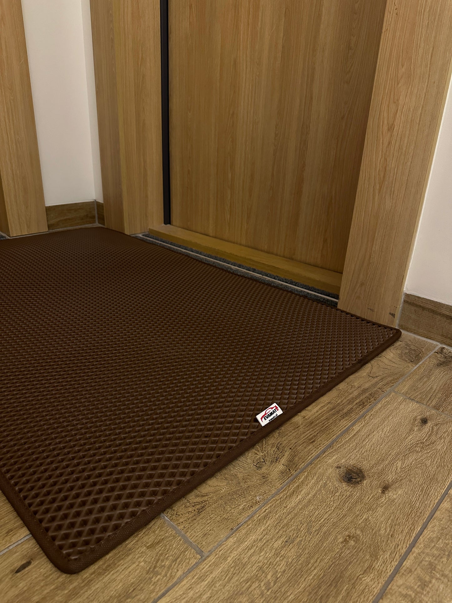 Koberec pod dveře